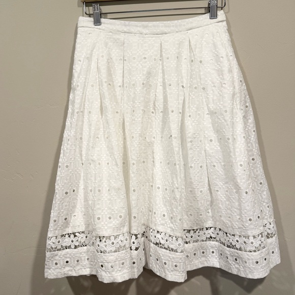 Karl Lagerfeld white eyelet skirt 4 NWT - Picture 1 of 9
